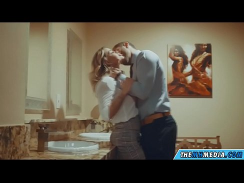 ❤️ Ke hoʻowalewale ʻia ʻoe e kahi blonde busty i kahi lumi hoʻomaha ākea ️❌ Quality sex ma porn haw.pornpk.ru ❌